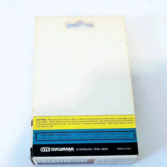 Sylvania Blue Dot Flashcubes New Old Stock 3 Cubes 12 Flashes Vintage - Picture 2 of 2